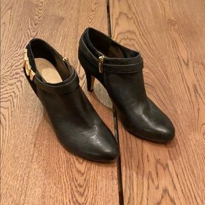 Vince Camuto Black Leather/Suede Bootie (Size 8.5)
